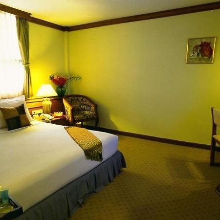Wall Street Inn, Бангкок Номер фото